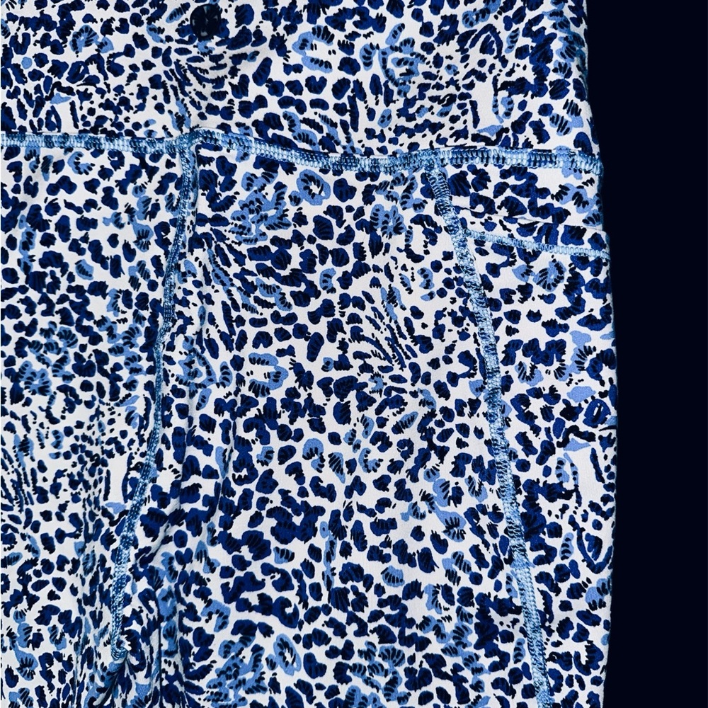 Lilly Pulitzer Abstract Blue and White Leopard Wide-Leg Pants/ Leggings szL - Picture 11 of 12